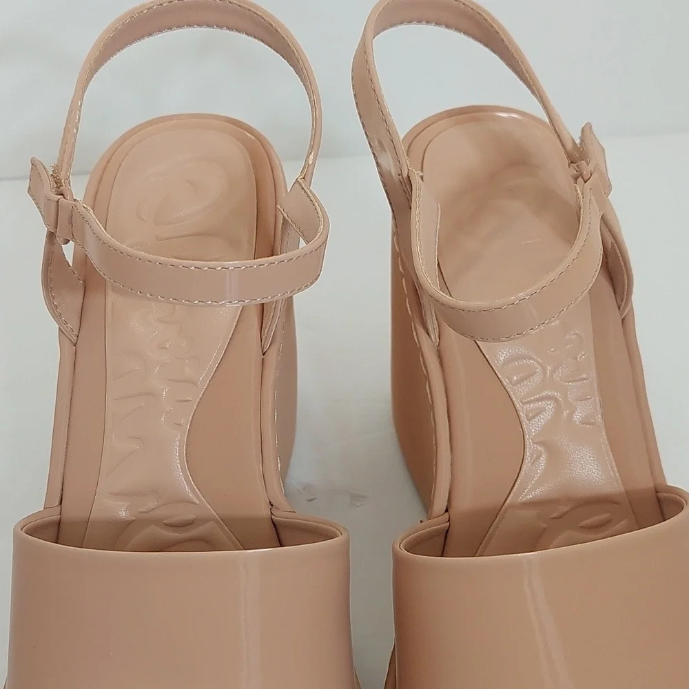 Olivia Miller Women's Size 9 Wedge Sandals Shoes Magnetic Tan